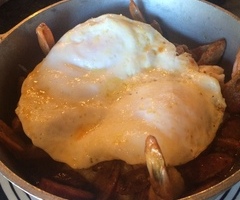 Shrimp 'n Grits with an Egg